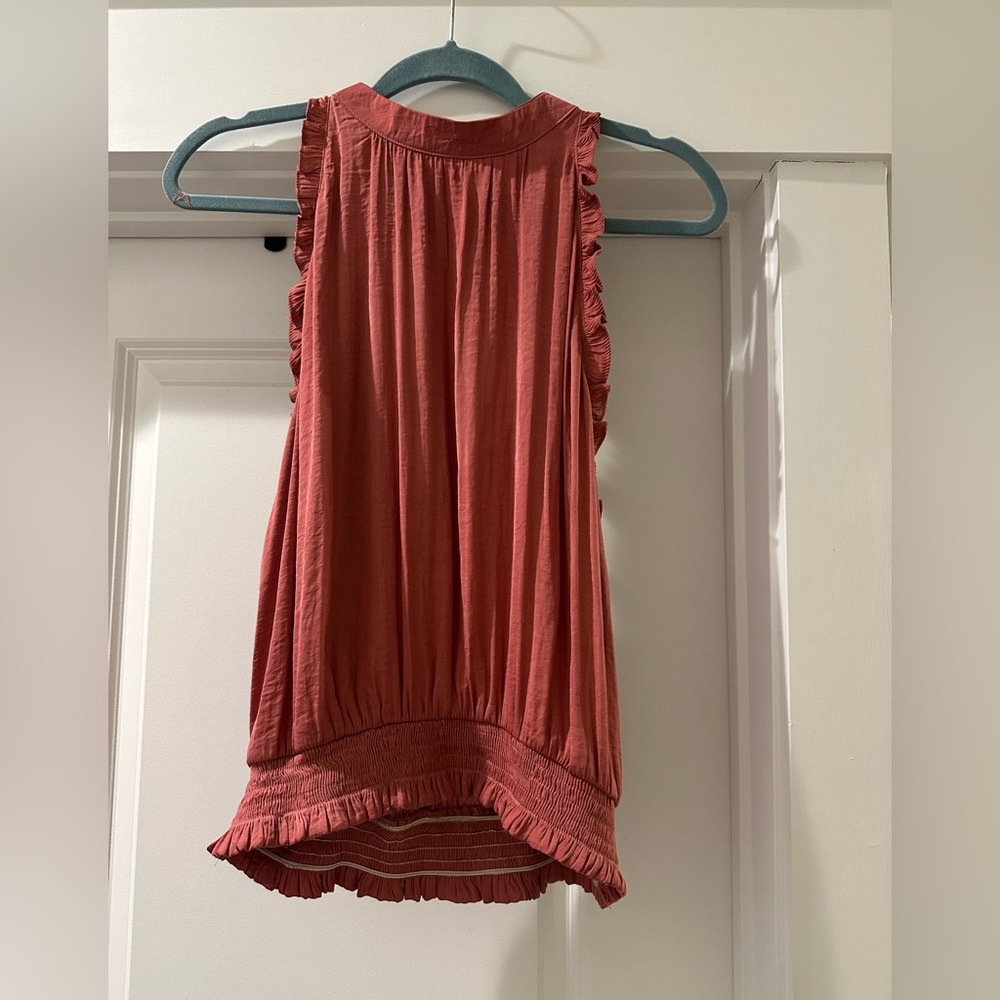 Vestique pink top